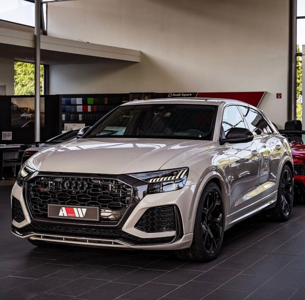 Unraveling the Audi RSQ8: The Supercar of Your Dreams!