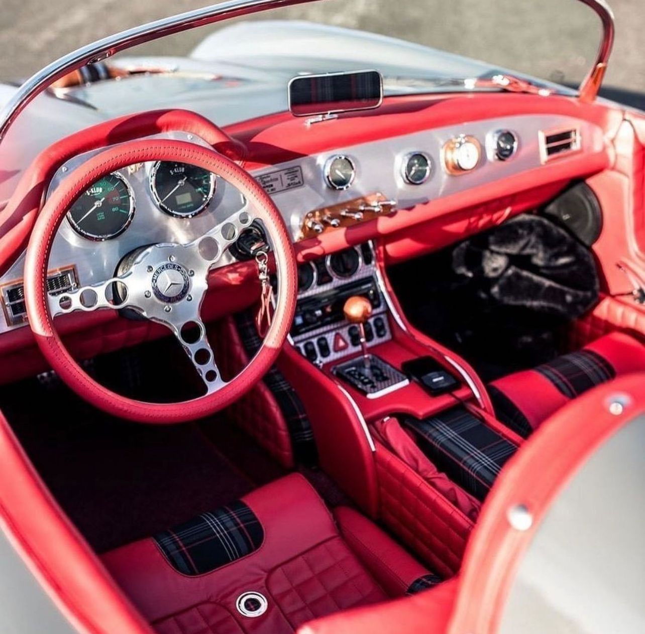 Red Interior of Mercedes-Benz 300SL Retromod 